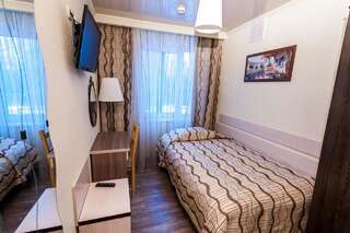 Мини-отель Мини-отель Полярный круг Мурманск Одноместный номер эконом-класса с небольшой двуспальной кроватью-2